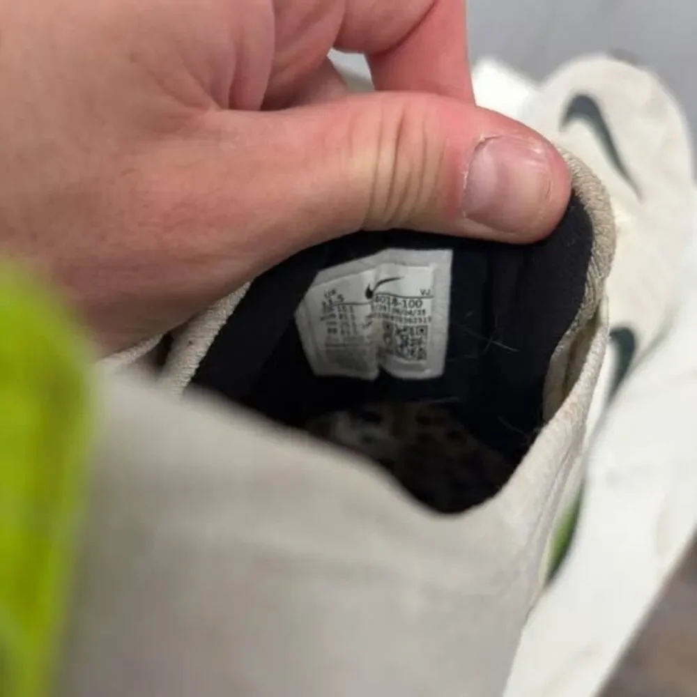 Nike invincible run
